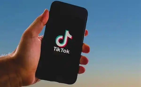 马斯克宣布：不涉足TikTok收购领域