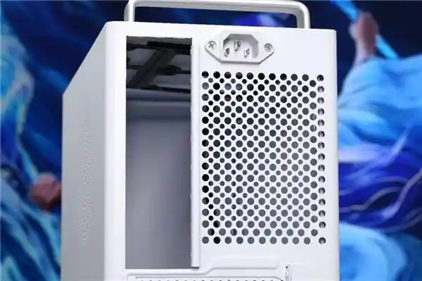 打破常规！硕一凤凰U320全新创意敖丙主题装机助力三刷大提升