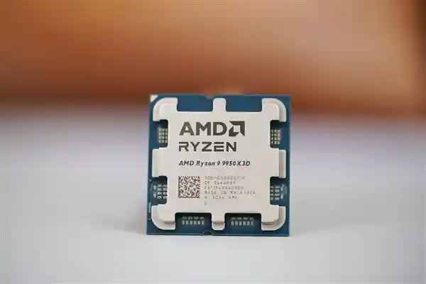AMD旗舰游戏神器亮相！锐龙9 9950X3D处理器震撼发布