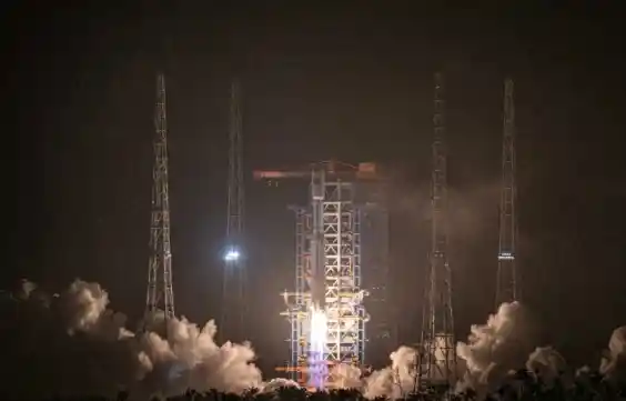 中国首个双工位商业航天发射场在海南落成