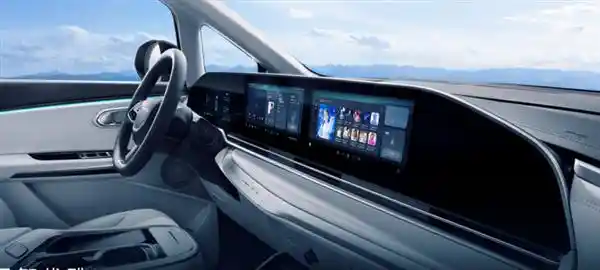 揭秘上汽大通MAXUS 2025款大家9：中大型MPV新选择，开回家就懂的豪华体验！