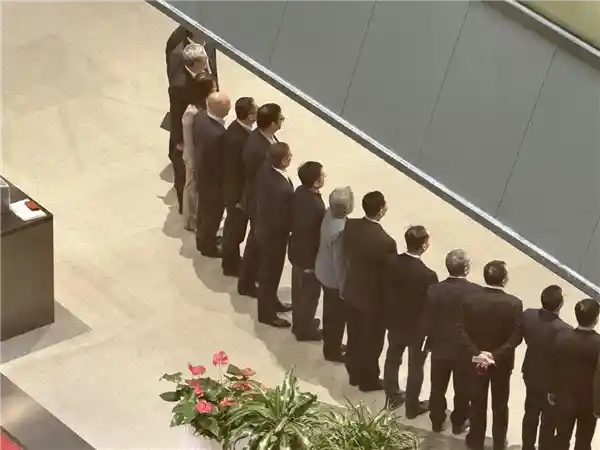 苏妈惊艳亮相！首站探访联想北京总部
