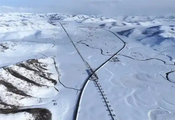 穿越高原！西宁至成都铁路四川段开通首座隧道，海拔3500米挑战成功