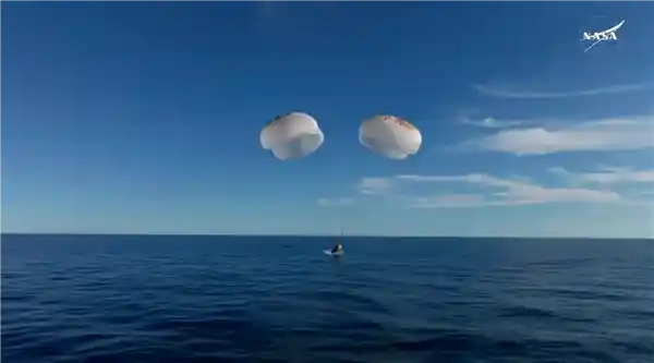 美国宇航员太空滞留9个月，呼唤回归地球！