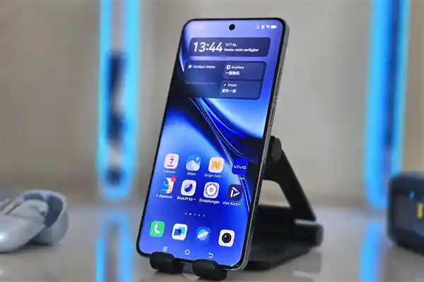 《全新视觉震撼！vivo X200 Ultra外观首发惊艳亮相》