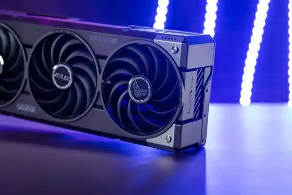 性能爆表！全新华硕TUF GAMING RX 9070XT显卡震撼登场