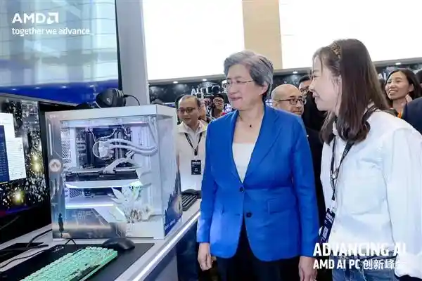 《AMD AI PC创新峰会点燃行业热潮，讯景RX 9070XT凤凰重生惊艳苏妈》