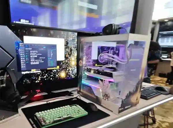 《AMD AI PC创新峰会点燃行业热潮，讯景RX 9070XT凤凰重生惊艳苏妈》