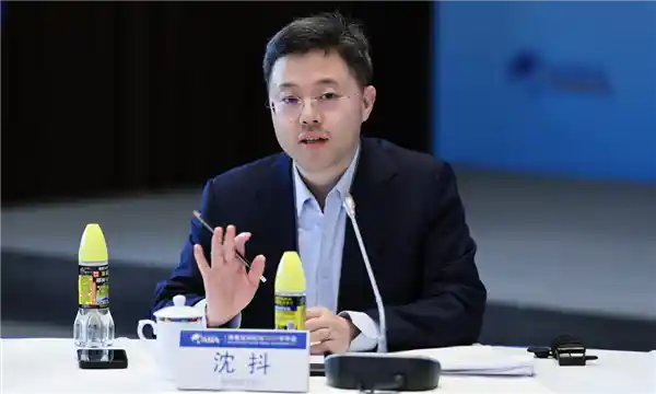 《直击博鳌：百度沈抖重磅宣布昆仑芯三万卡集群即将震撼上线》