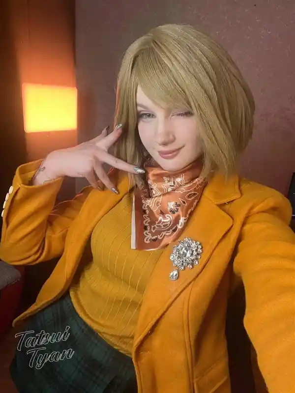 《化身二次元女神：乌克兰美女惊艳Cosplay艾达王、2B等经典角色》