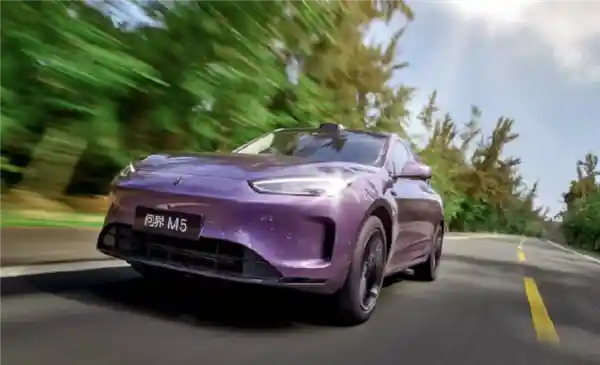 华为高阶智驾全系标配！问界M5 Ultra实车曝光，预售价23.8万起！