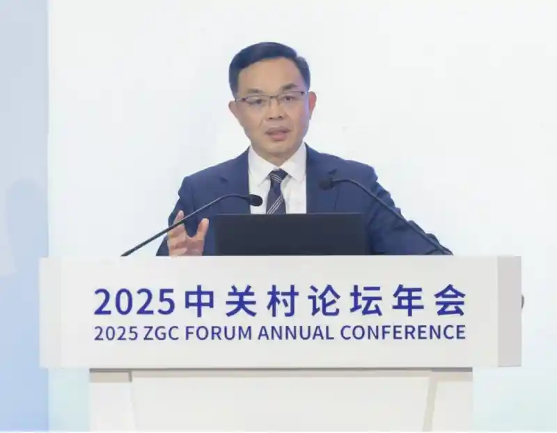 《联通智享手机惊艳亮相中关村论坛，私人定制时代就此开启》