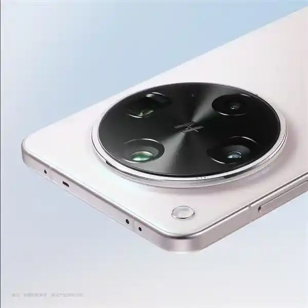 《晨曦初绽，超凡影像！OPPO Find X8 Ultra全新配色官图惊艳发布》