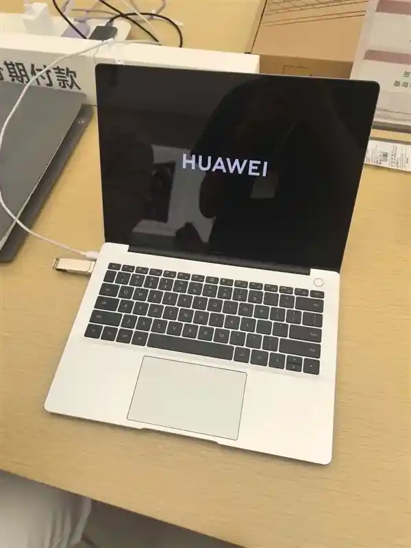 华为MateBook 14 Linux版惊艳发布：国补价格低至4799元，外观变化亮眼！