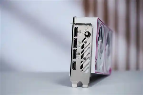 《光影新篇：七彩虹iGame RTX 5060 Ti Ultra W DUO 16GB OC显卡深度解读》