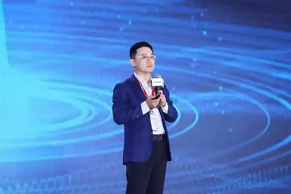 《超聚变2025：算力革新，智启未来新纪元》