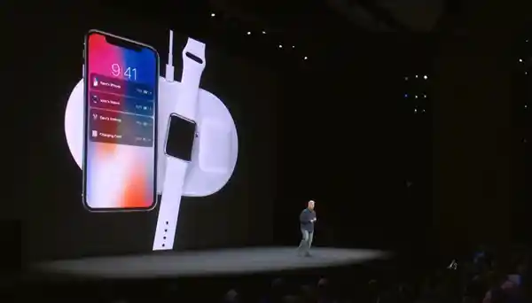 《iOS 18.4中文版AI来袭：颠覆想象的Apple智能新生》