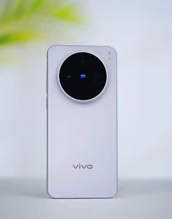 《屏霸出击！vivo X200s直屏旗舰震撼图赏》