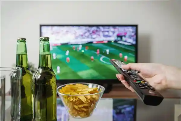 沙特欲承办扩军版2034世界杯，国足或借机直通决赛圈，引发网友热烈讨论