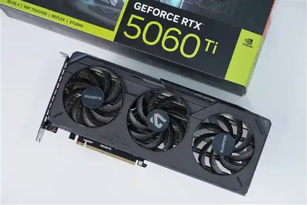 技嘉RTX 5060 Ti魔鹰显卡首发评测：巧妙滑块设计引领新潮流