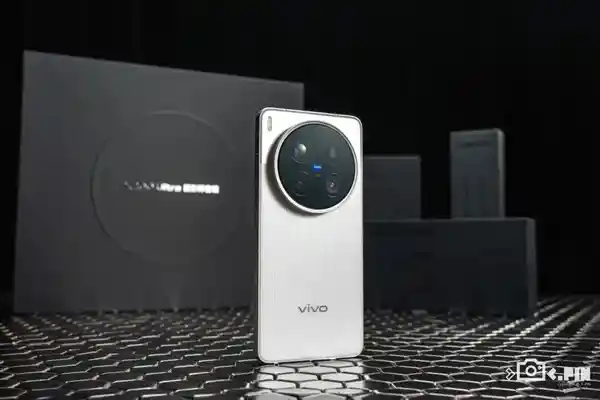 《挑战影像巅峰！蓝厂新机强势来袭，视频拍摄吊打苹果iPhone？》