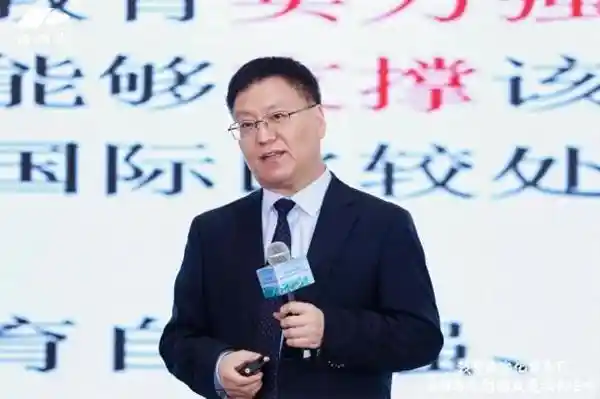 《预见未来教育：杭州铭师堂与全国百位校长共谋科技教育新蓝图》