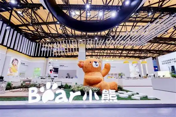 《小熊电器革新生活方式：全场景体验引领用户价值新纪元》