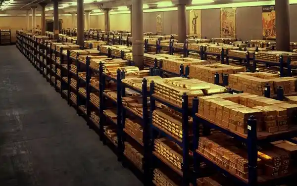 《黄金成市场新宠：资金疯狂涌入背后的财富密码》