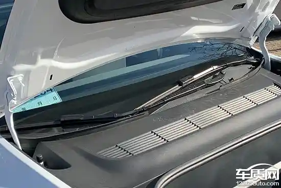 揭秘2025款特斯拉Model Y：实测日常实用性，惊喜不断！