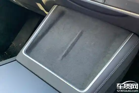 揭秘2025款特斯拉Model Y：实测日常实用性，惊喜不断！