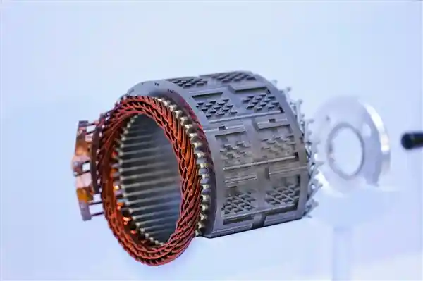 五菱全新十合一高集成电驱震撼发布，性能堪比小米V8s！