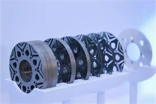 五菱全新十合一高集成电驱震撼发布，性能堪比小米V8s！
