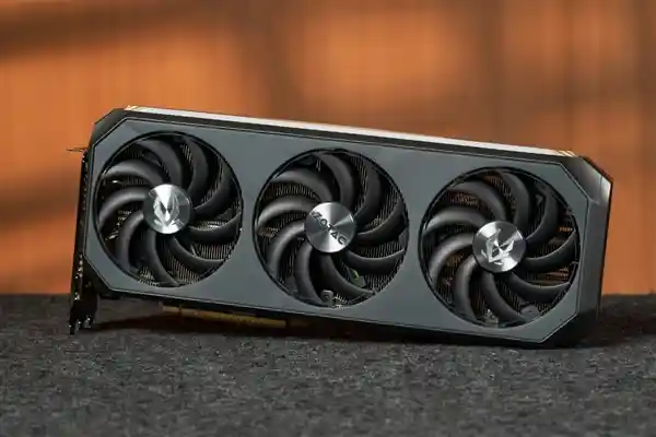 探索未来电竞新纪元：索泰AMP EXTREME INFINITY旗舰级显卡深度解读