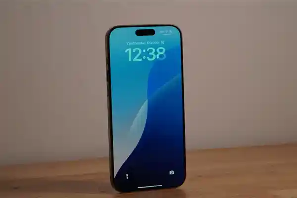 《特朗普坚信苹果能在美造iPhone？业内称此想法近乎幻想》