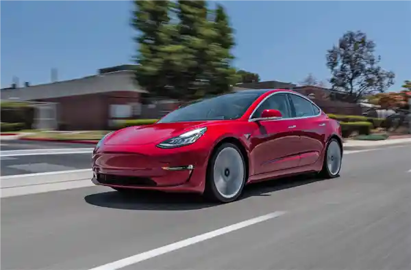 特斯拉2025一季度安全报告出炉：自动驾驶事故率远低于美国平均水平