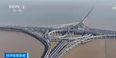 卫星视角揭秘：亚洲最大海上高速枢纽震撼问世
