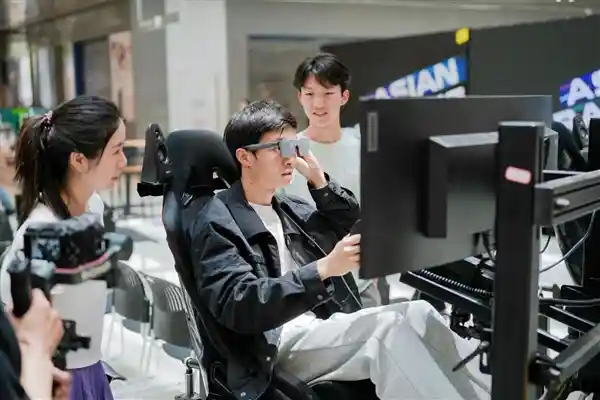 【星纪魅族携手亚洲模拟赛车锦标赛：开启科技与速度的未来狂想】