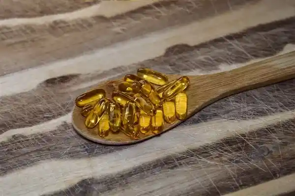 《鱼油真的是养生神器吗？揭秘背后的真相与骗局》