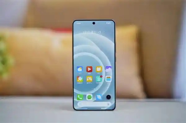 真我Neo7 Turbo震撼登场：1699元解锁透明美学新体验
