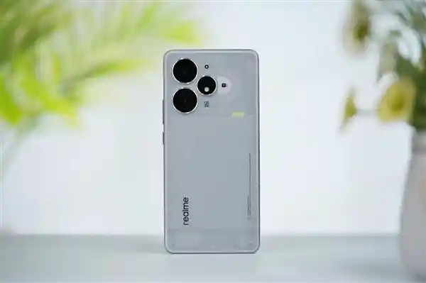 真我Neo7 Turbo震撼登场：1699元解锁透明美学新体验