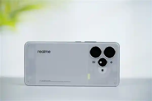 真我Neo7 Turbo震撼登场：1699元解锁透明美学新体验