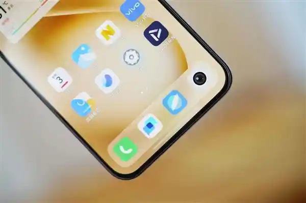 [vivo S30 Pro mini：6.31英寸小直屏的掌心美学]