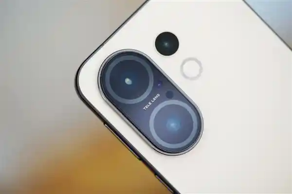 [vivo S30 Pro mini：6.31英寸小直屏的掌心美学]