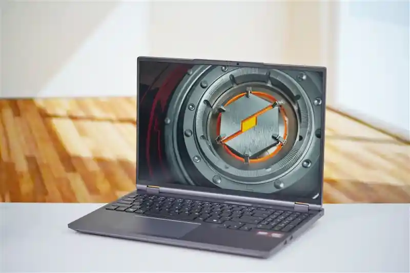 锐龙9 9955HX3D旗舰性能爆发！机械革命苍龙16 Ultra水冷游戏本首测揭秘
