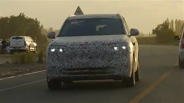 问界新旗舰SUV来袭！全新M7谍照曝光，设计大改引期待
