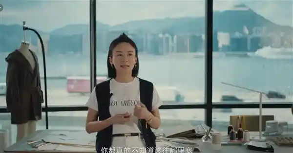 小米磁吸纸巾盒：女车主点赞，百年汽车难题被创新破解