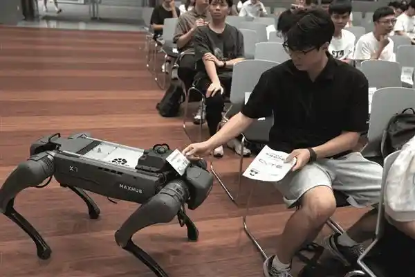 科技巨头狗争抢人才，2026校招战火燃至高校