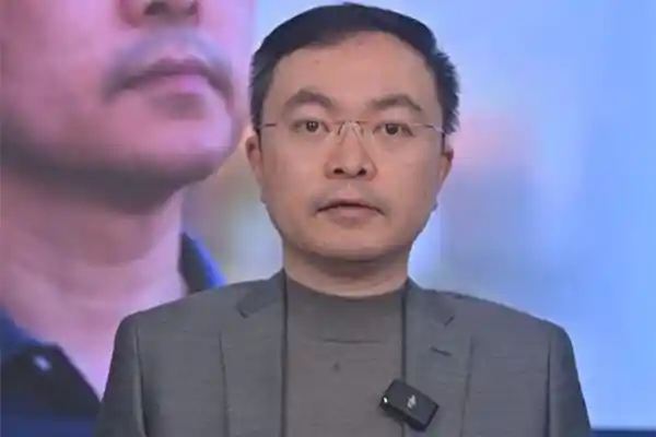 蔡磊病重引关注：妻子透露近况恶化，痛苦挣扎令人揪心